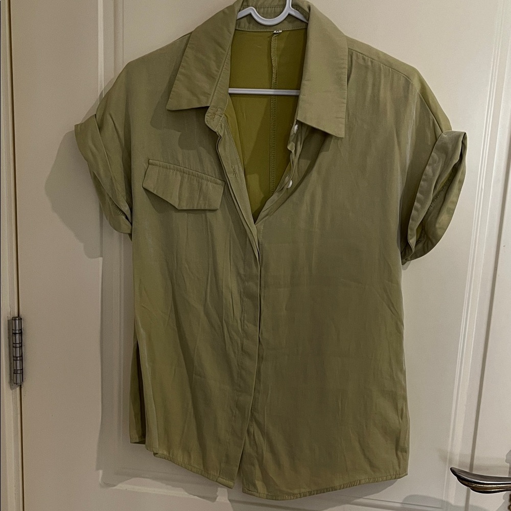 Light Olive Short Sleeve Collared Shirt - Women